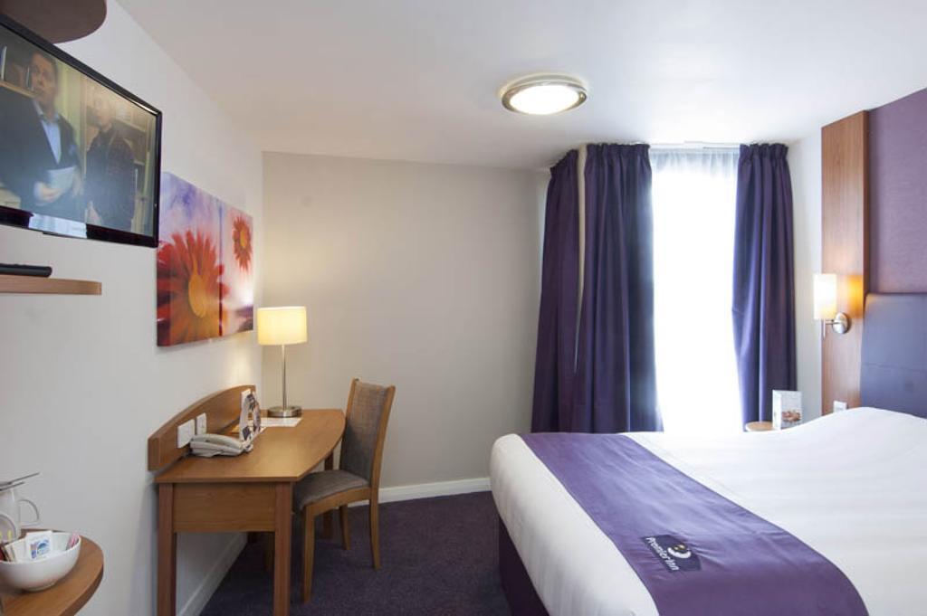 Premier Inn Swindon Central Quarto foto