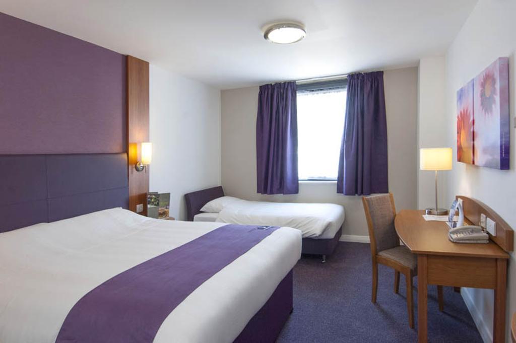 Premier Inn Swindon Central Quarto foto